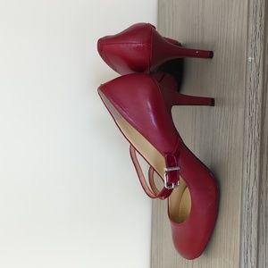 Gianni Bini, size 8.5, Red heel